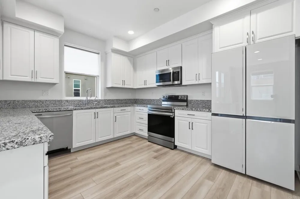 8386 Yosemite Street Lemon Grove, CA 91945