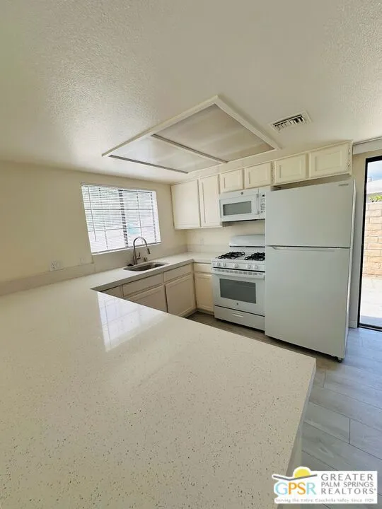 32389 Whispering Palms Trail Cathedral City, CA 92234