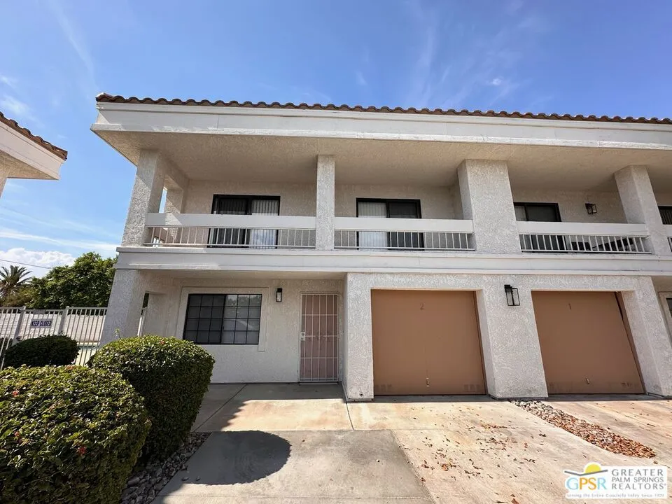 32389 Whispering Palms Trail Cathedral City, CA 92234