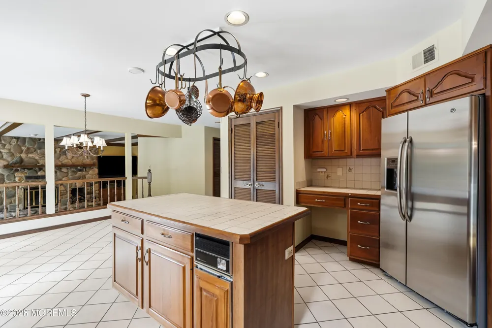195 Lamdan Lane Toms River, NJ 08753