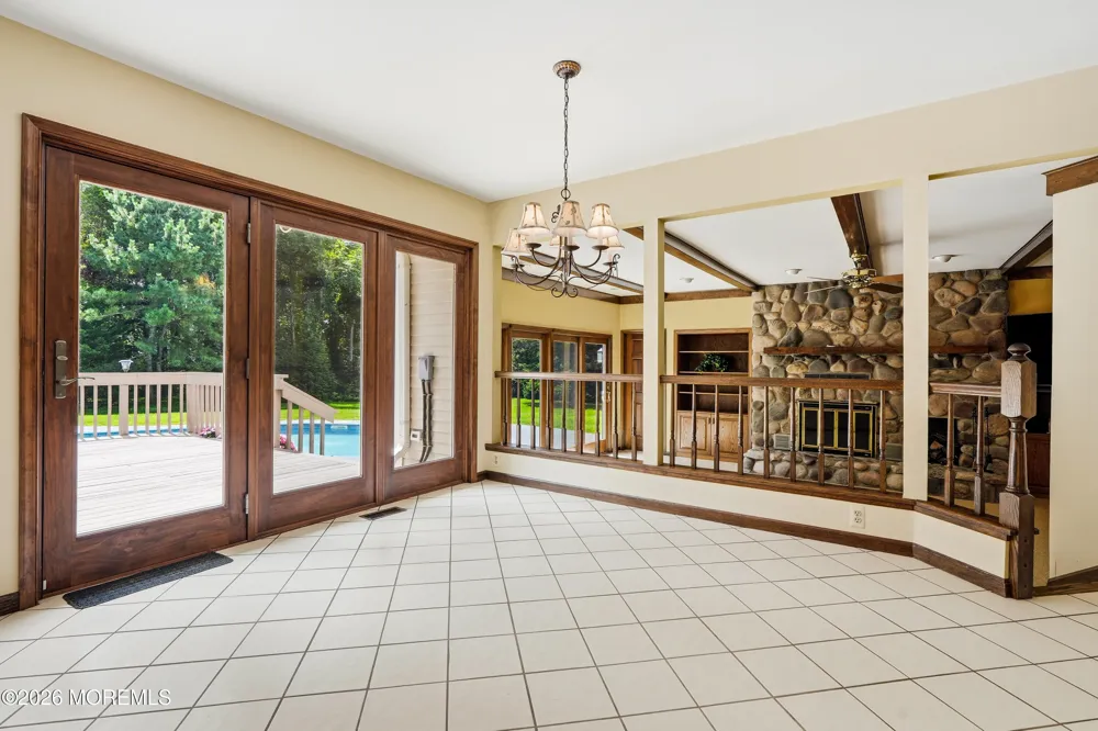 195 Lamdan Lane Toms River, NJ 08753