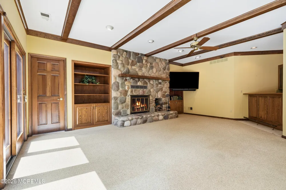 195 Lamdan Lane Toms River, NJ 08753