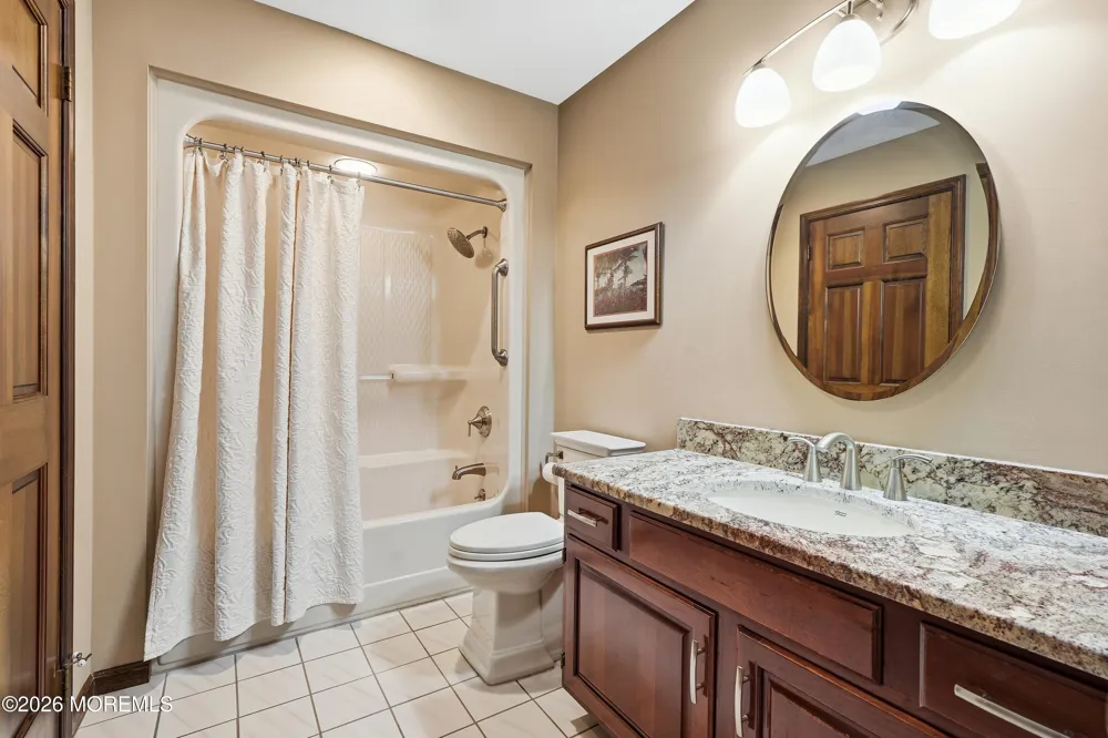 195 Lamdan Lane Toms River, NJ 08753