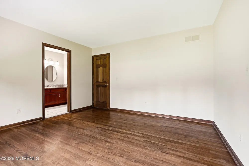 195 Lamdan Lane Toms River, NJ 08753