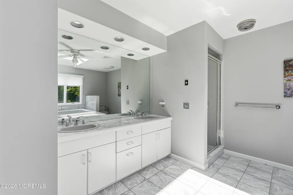 195 Lamdan Lane Toms River, NJ 08753