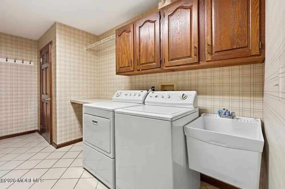 195 Lamdan Lane Toms River, NJ 08753