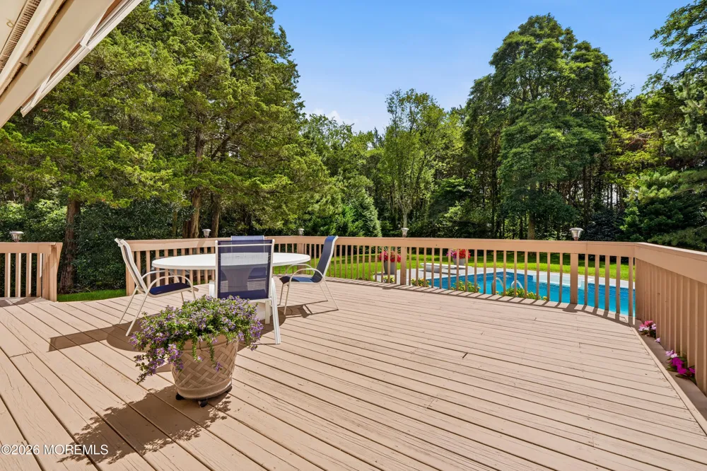 195 Lamdan Lane Toms River, NJ 08753