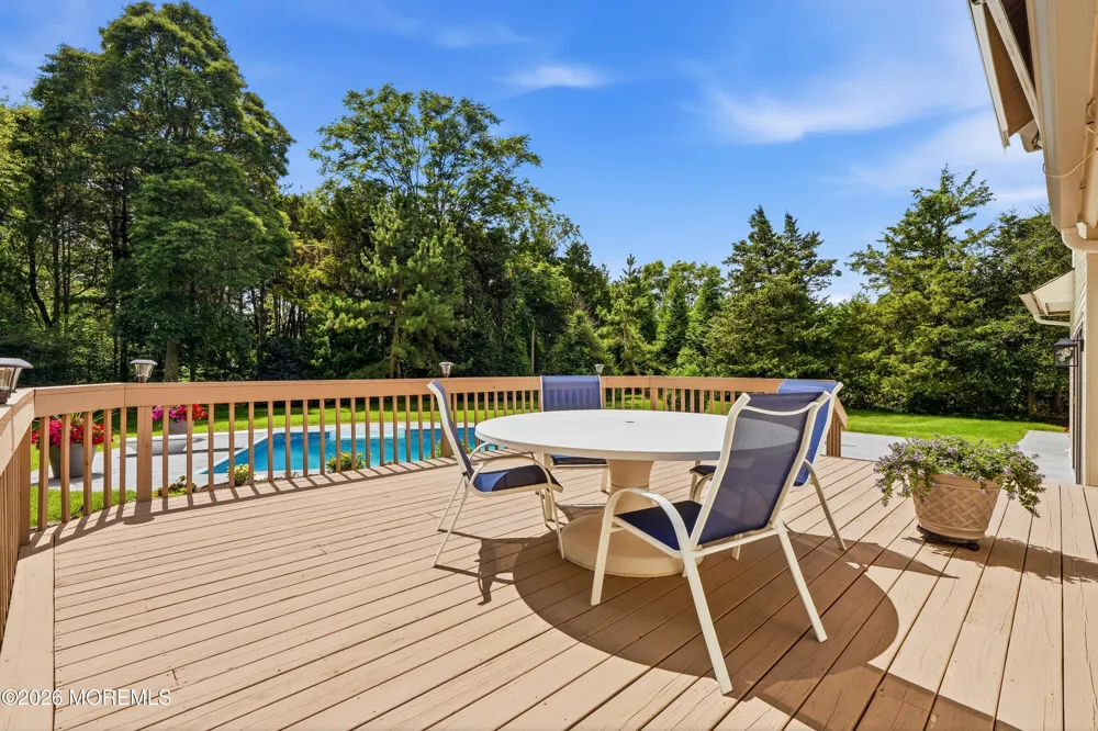 195 Lamdan Lane Toms River, NJ 08753