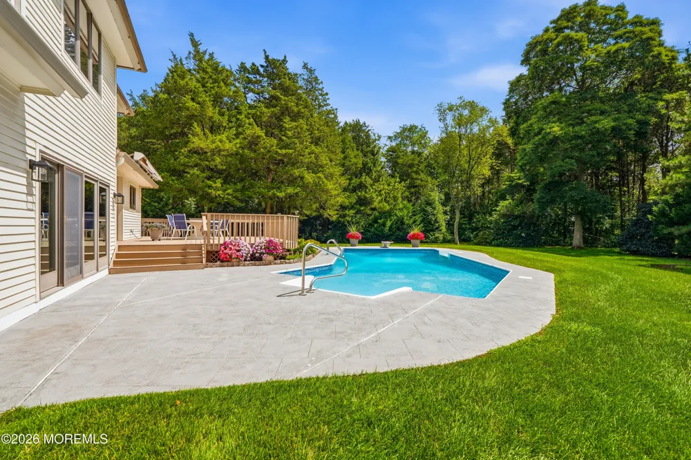 195 Lamdan Lane Toms River, NJ 08753