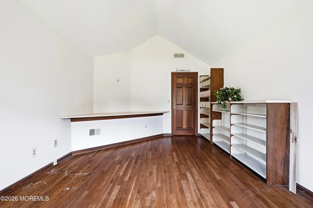 195 Lamdan Lane Toms River, NJ 08753