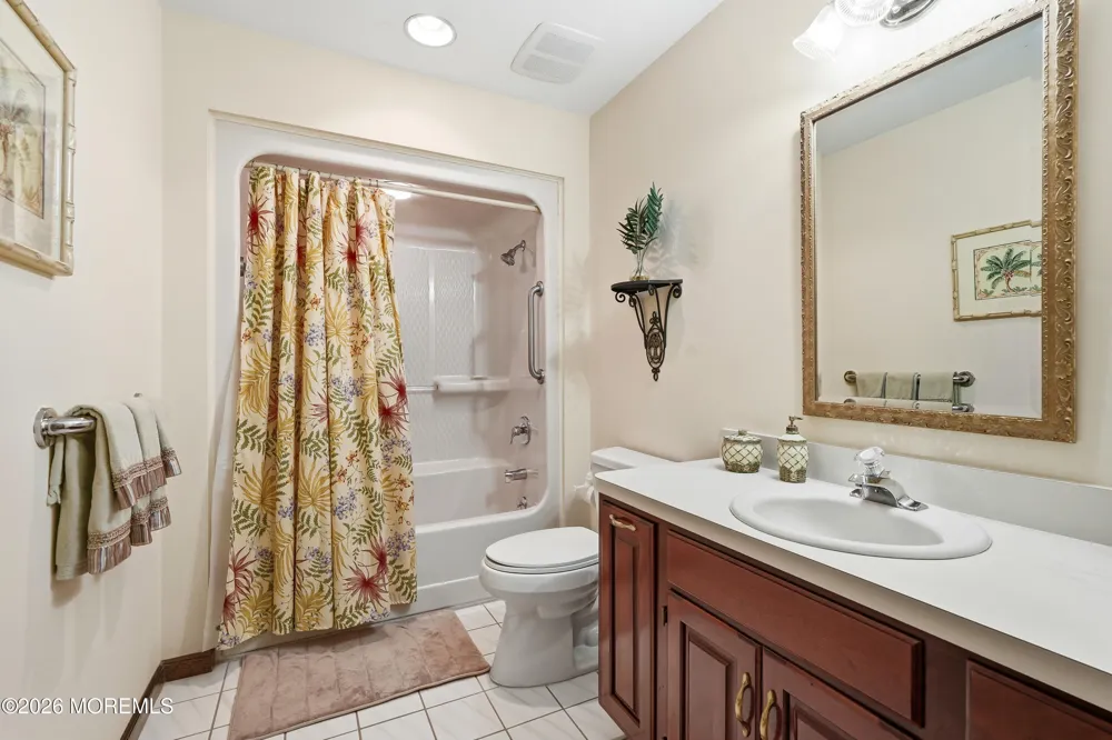 195 Lamdan Lane Toms River, NJ 08753