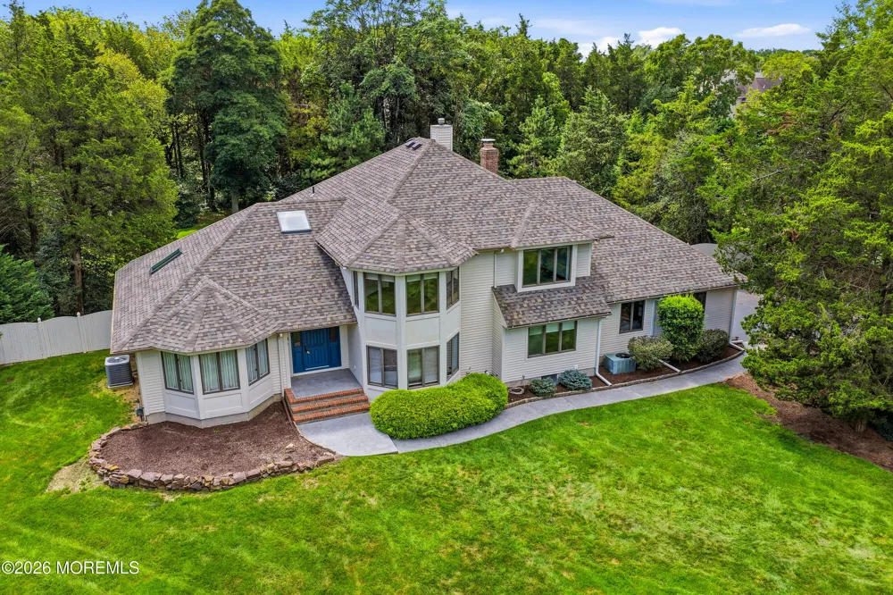 195 Lamdan Lane Toms River, NJ 08753