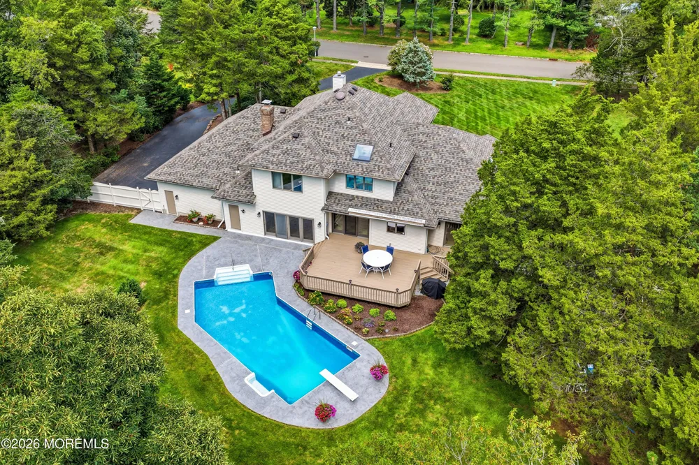 195 Lamdan Lane Toms River, NJ 08753
