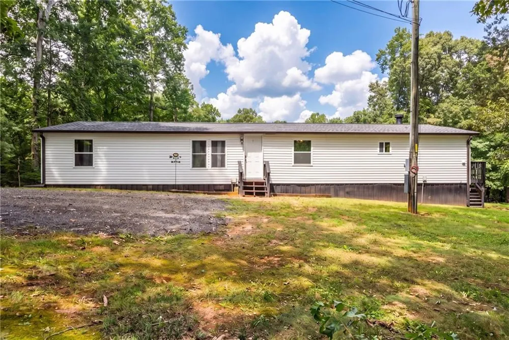 115 Wildwood Trl Cleveland, GA 30528