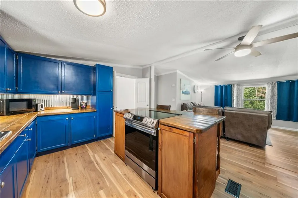 115 Wildwood Trl Cleveland, GA 30528