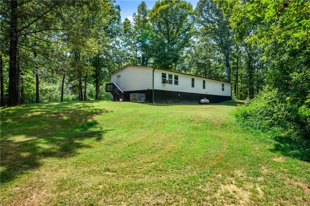 115 Wildwood Trl Cleveland, GA 30528
