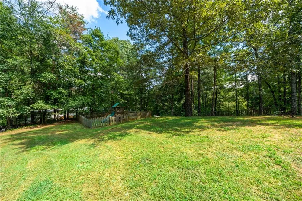 115 Wildwood Trl Cleveland, GA 30528