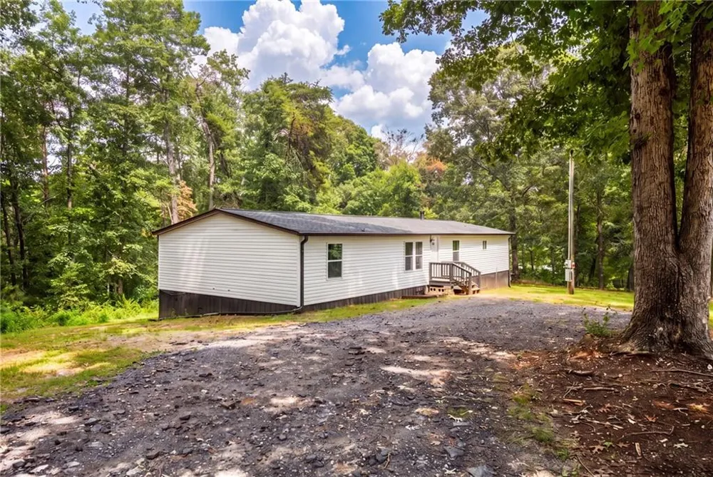 115 Wildwood Trl Cleveland, GA 30528