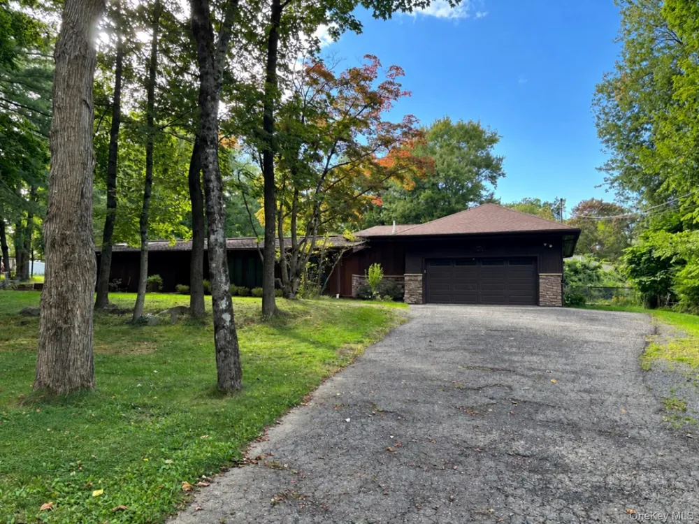 43 Tephanic Avenue Monroe, NY 10950