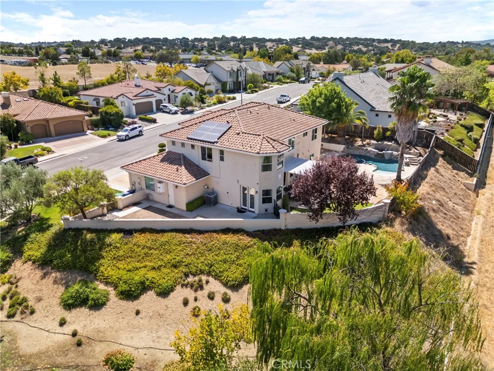 329 Cool Valley Paso Robles, CA 93446