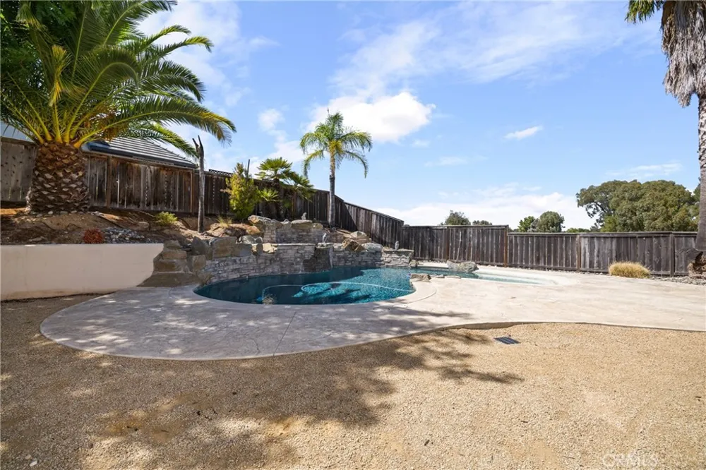 329 Cool Valley Paso Robles, CA 93446