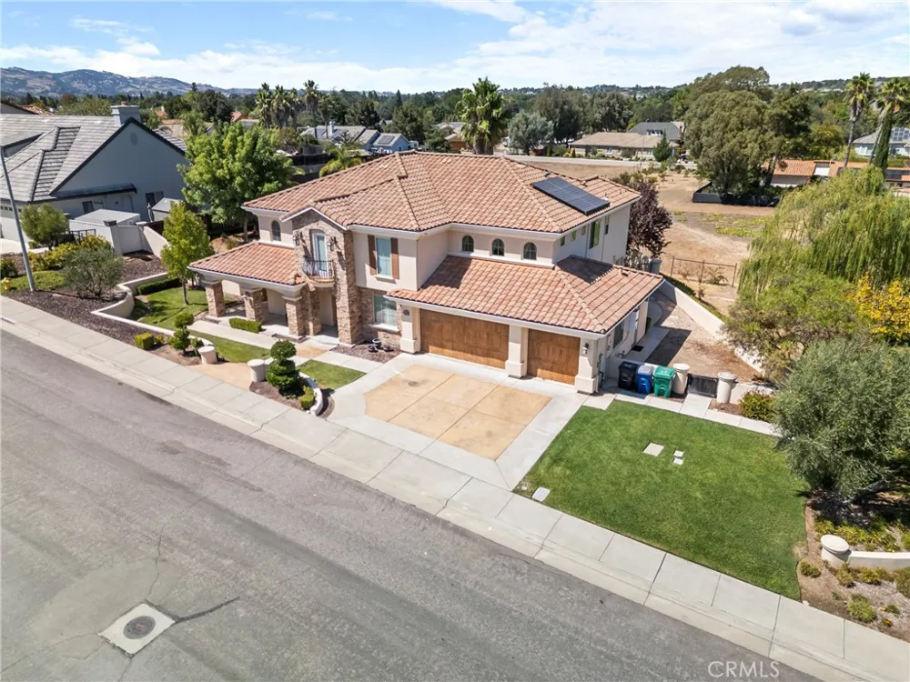 329 Cool Valley Paso Robles, CA 93446