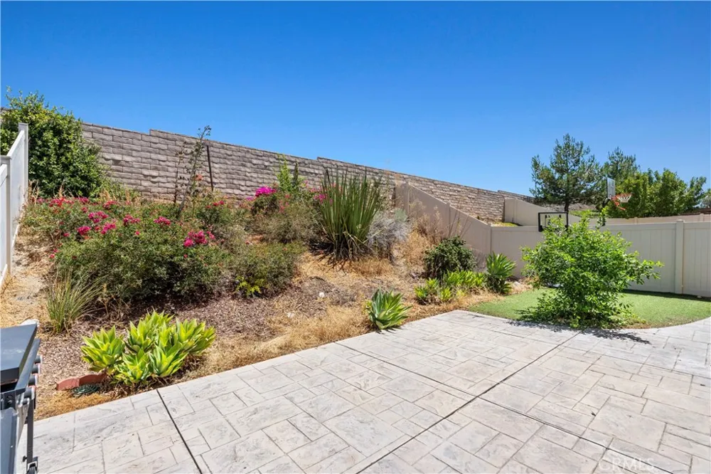 26838 Albion Canyon Country, CA 91351