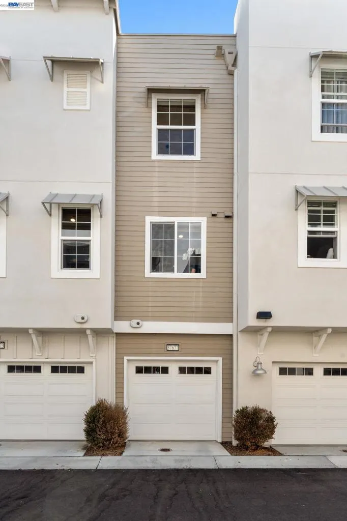 37677 Bay Breeze Street Newark, CA 94560