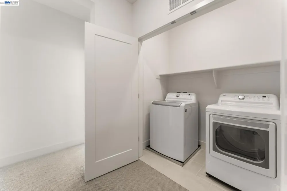 37677 Bay Breeze Street Newark, CA 94560