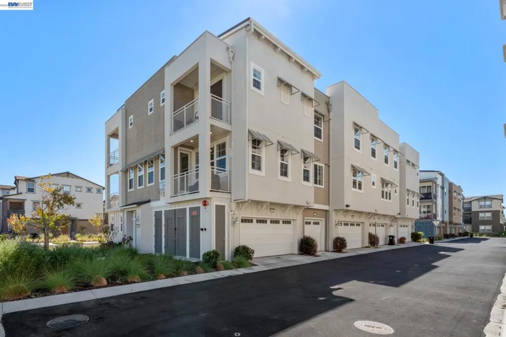 37677 Bay Breeze Street Newark, CA 94560