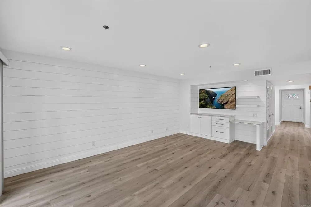 400 Pacific Street #216 Oceanside, CA 92054