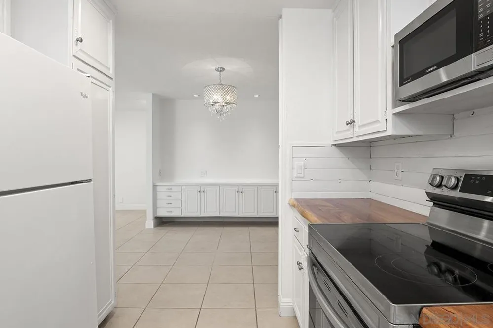 7811 Eads Ave #104 La Jolla, CA 92037