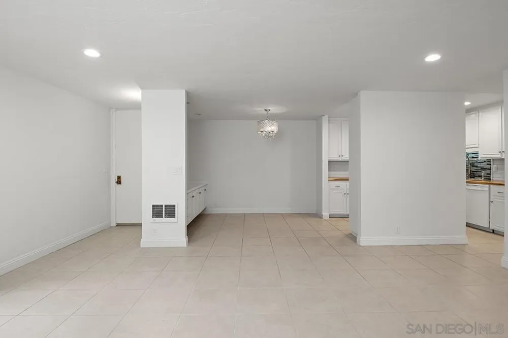 7811 Eads Ave #104 La Jolla, CA 92037