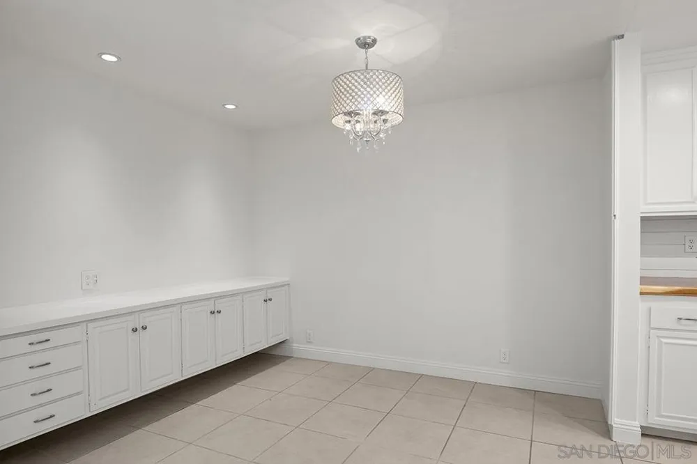7811 Eads Ave #104 La Jolla, CA 92037