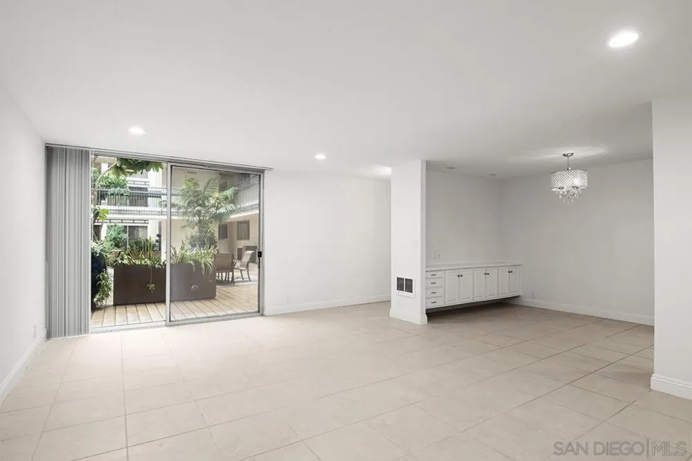 7811 Eads Ave #104 La Jolla, CA 92037