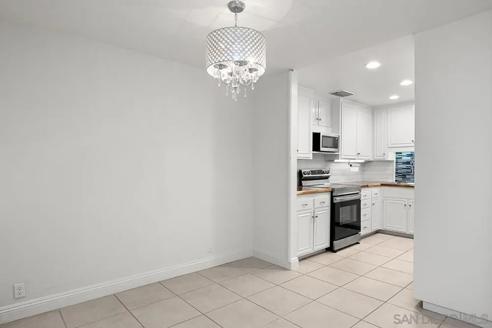 7811 Eads Ave #104 La Jolla, CA 92037