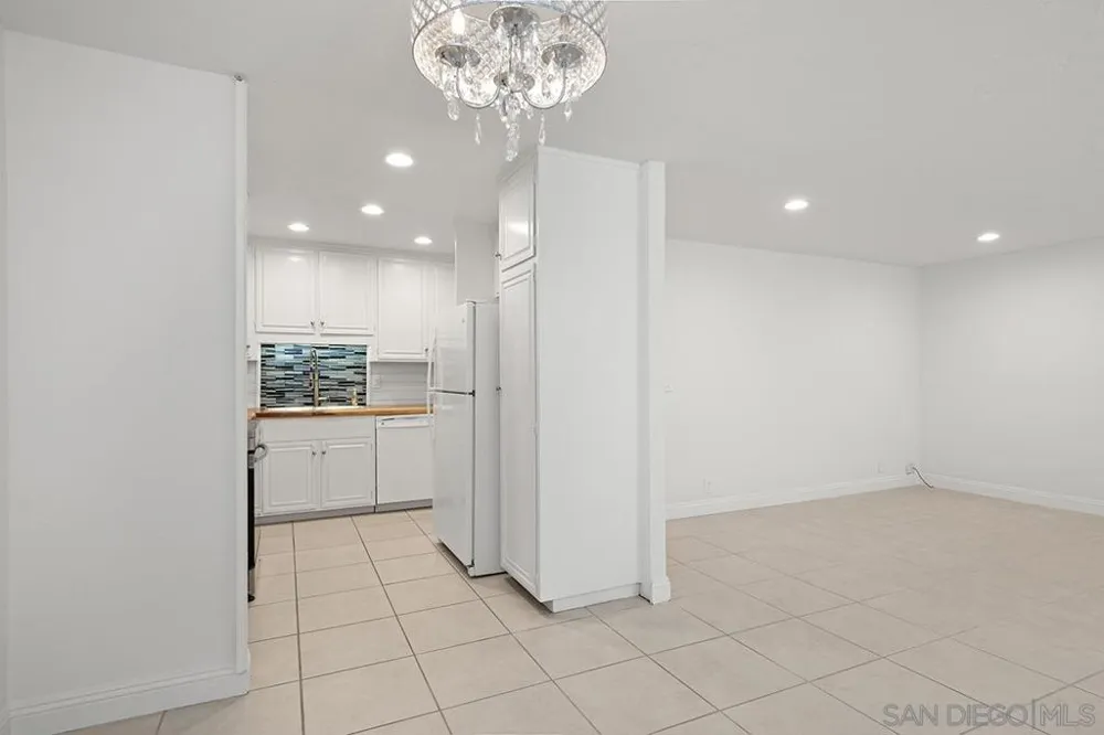 7811 Eads Ave #104 La Jolla, CA 92037