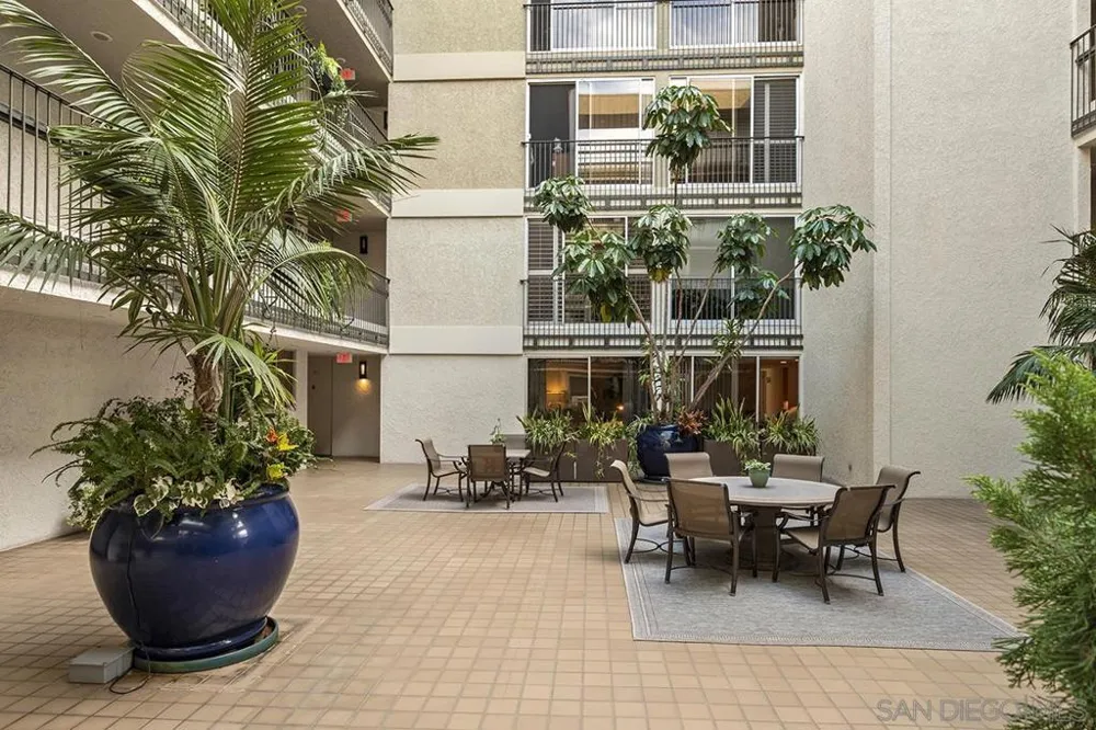 7811 Eads Ave #104 La Jolla, CA 92037
