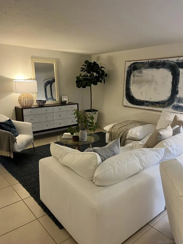 7811 Eads Ave #104 La Jolla, CA 92037