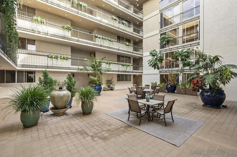 7811 Eads Ave #104 La Jolla, CA 92037