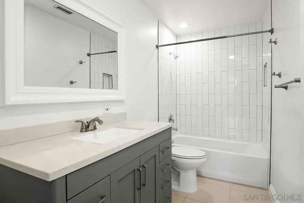 7811 Eads Ave #104 La Jolla, CA 92037