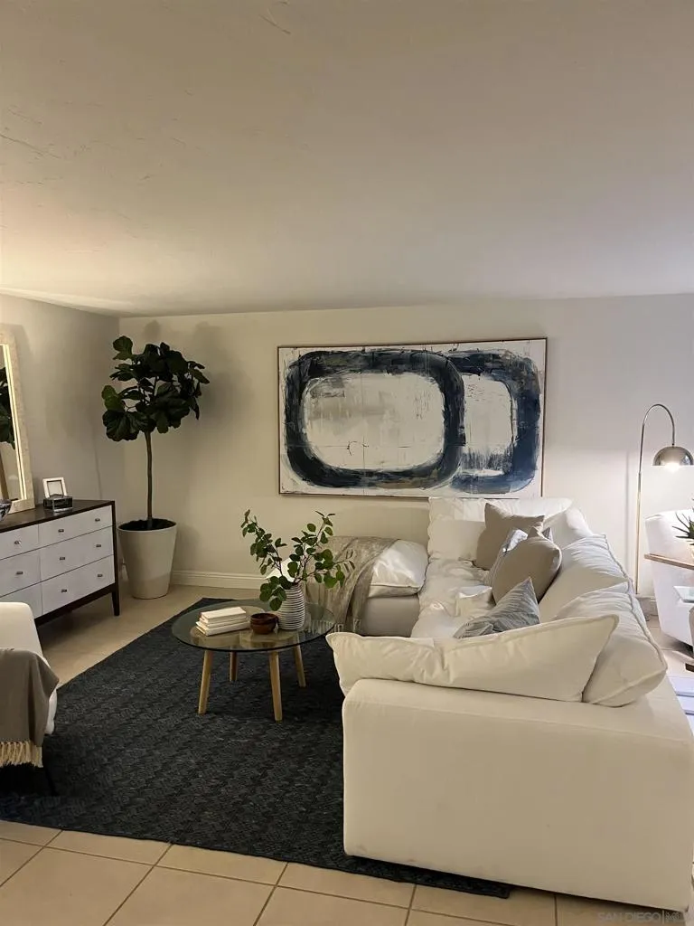 7811 Eads Ave #104 La Jolla, CA 92037