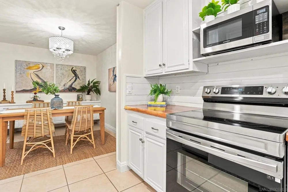 7811 Eads Ave #104 La Jolla, CA 92037