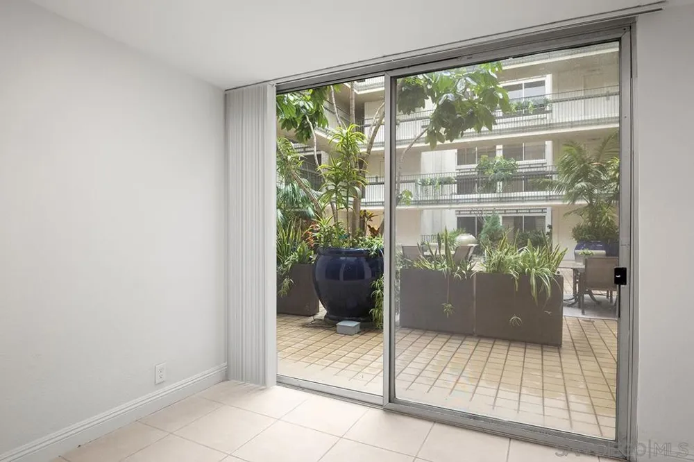 7811 Eads Ave #104 La Jolla, CA 92037