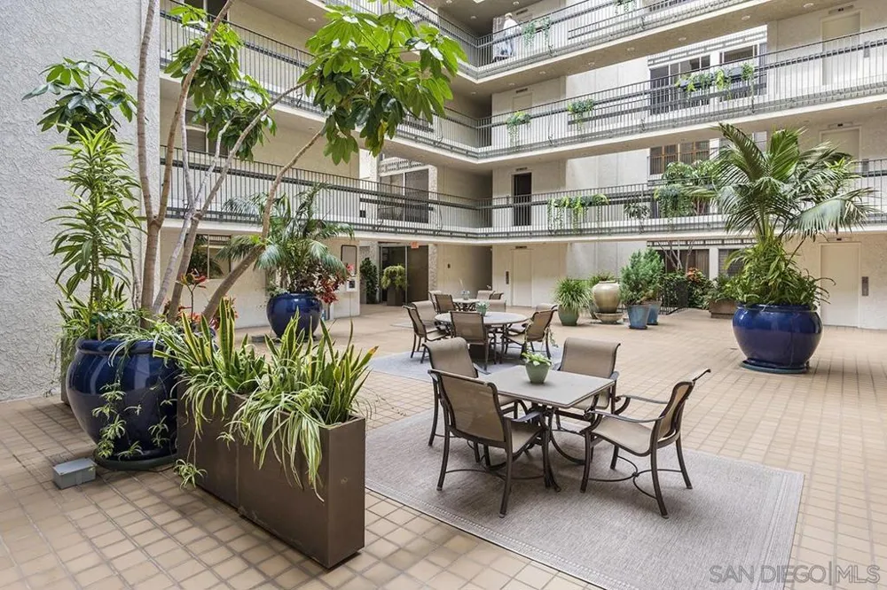 7811 Eads Ave #104 La Jolla, CA 92037