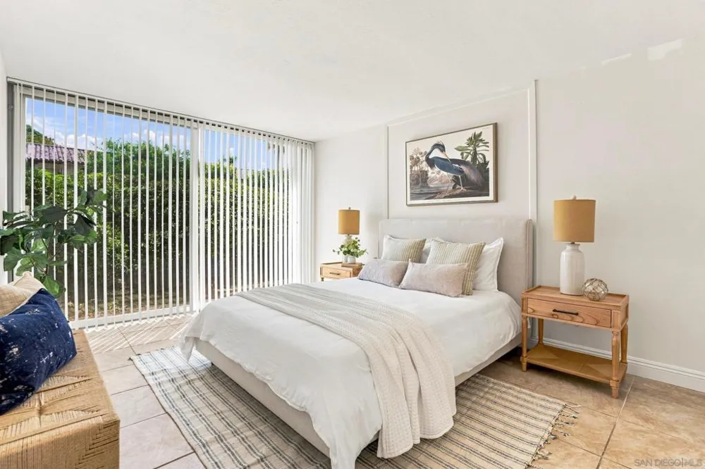 7811 Eads Ave #104 La Jolla, CA 92037