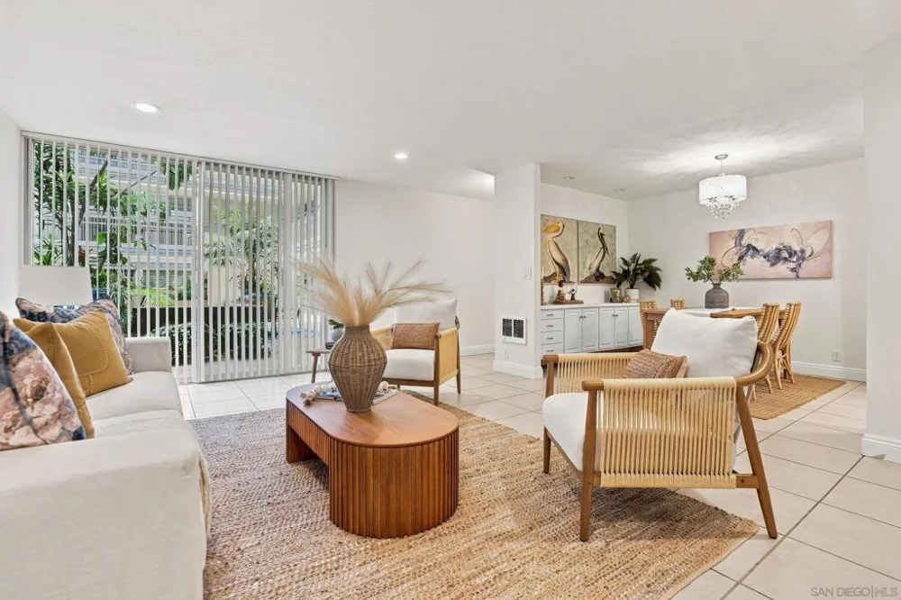 7811 Eads Ave #104 La Jolla, CA 92037