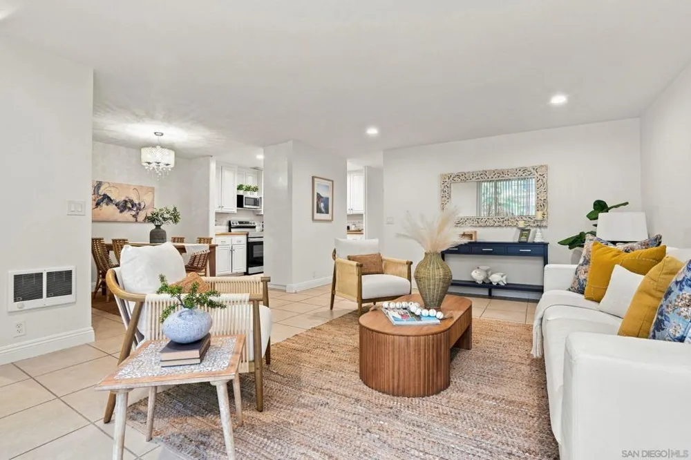 7811 Eads Ave #104 La Jolla, CA 92037