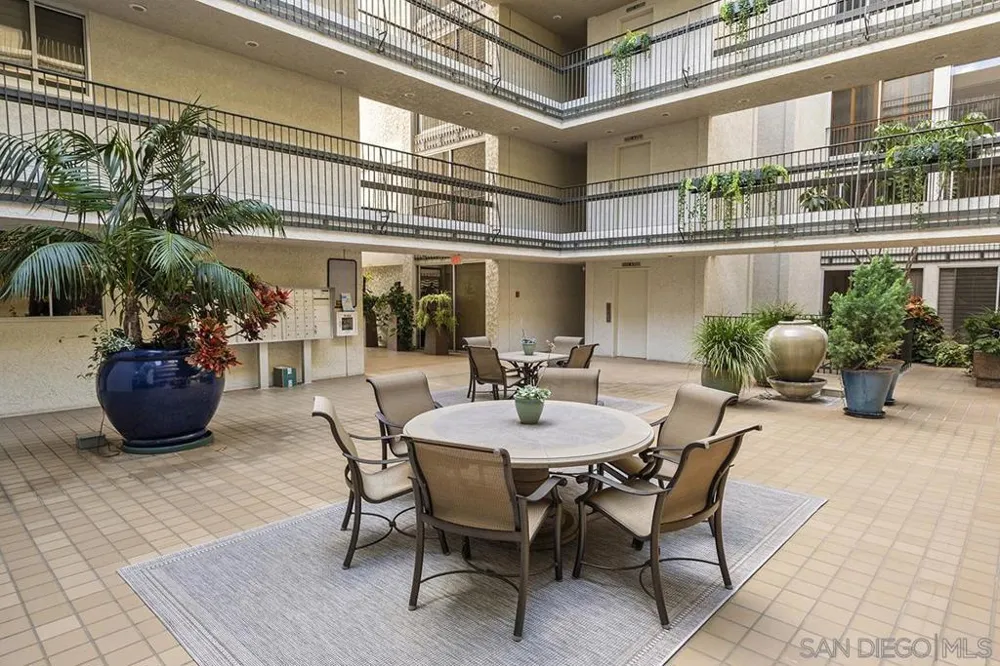 7811 Eads Ave #104 La Jolla, CA 92037
