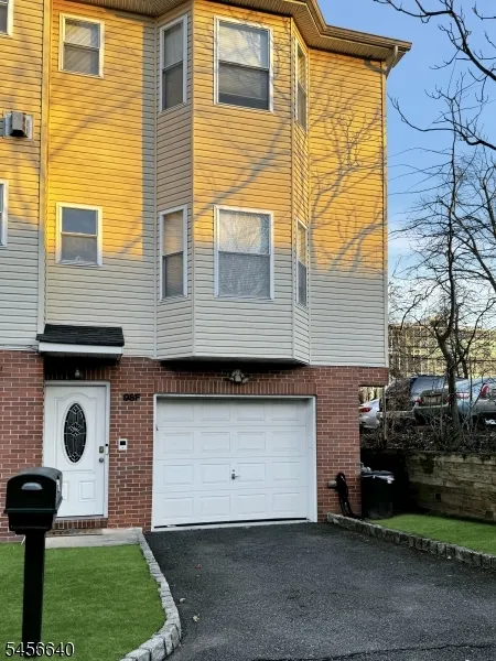 98 Hillyer St #F Unit F